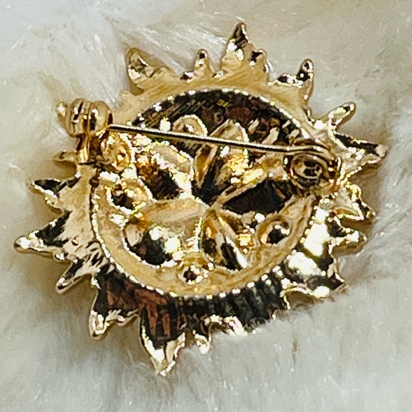 Sunflower Gold and Yellow Decorative Accent Brooch Stunning - Picture 4 of 4